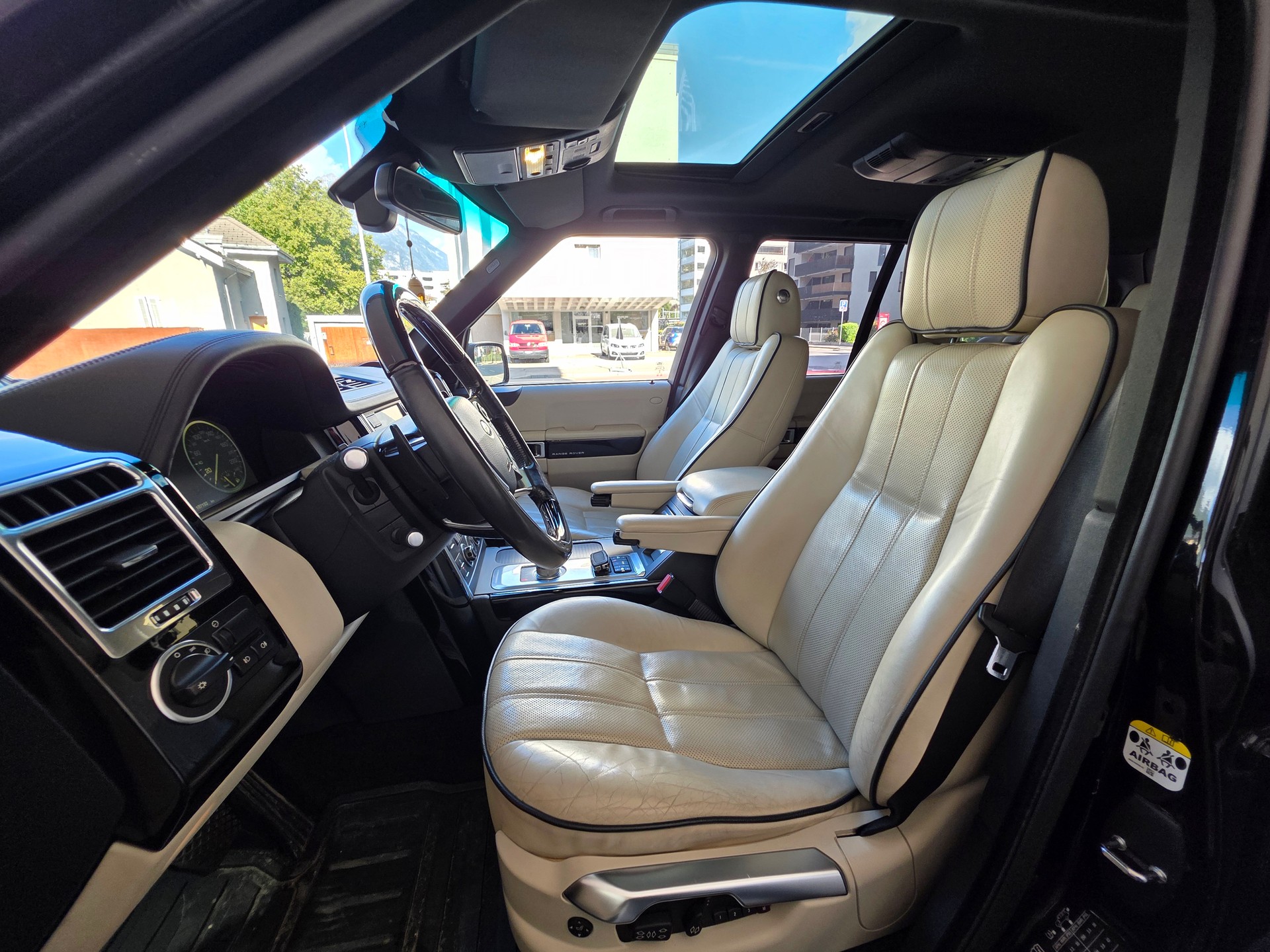 LAND ROVER Range Rover 4.4 TDV8 Vogue Automatic-image-12