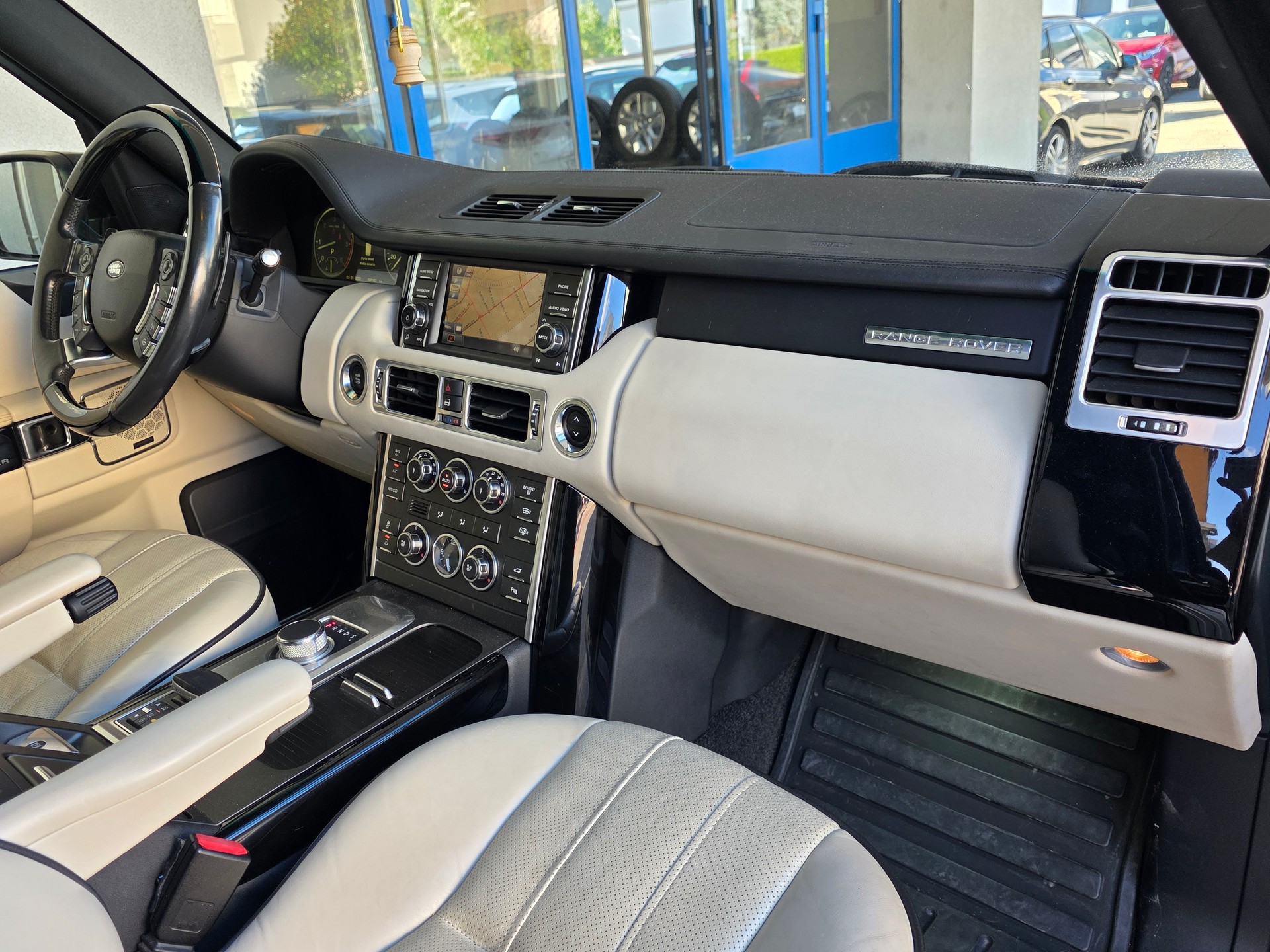 LAND ROVER Range Rover 4.4 TDV8 Vogue Automatic-image-20