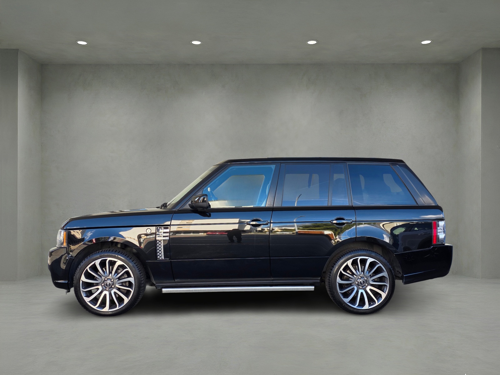 LAND ROVER Range Rover 4.4 TDV8 Vogue Automatic-image-2