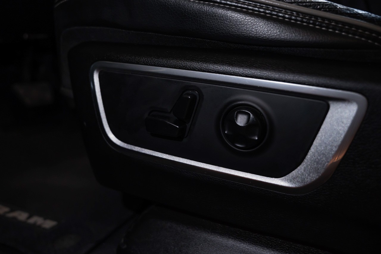 DODGE RAM 1500 5.7 V8 Hemi Laramie-image-28