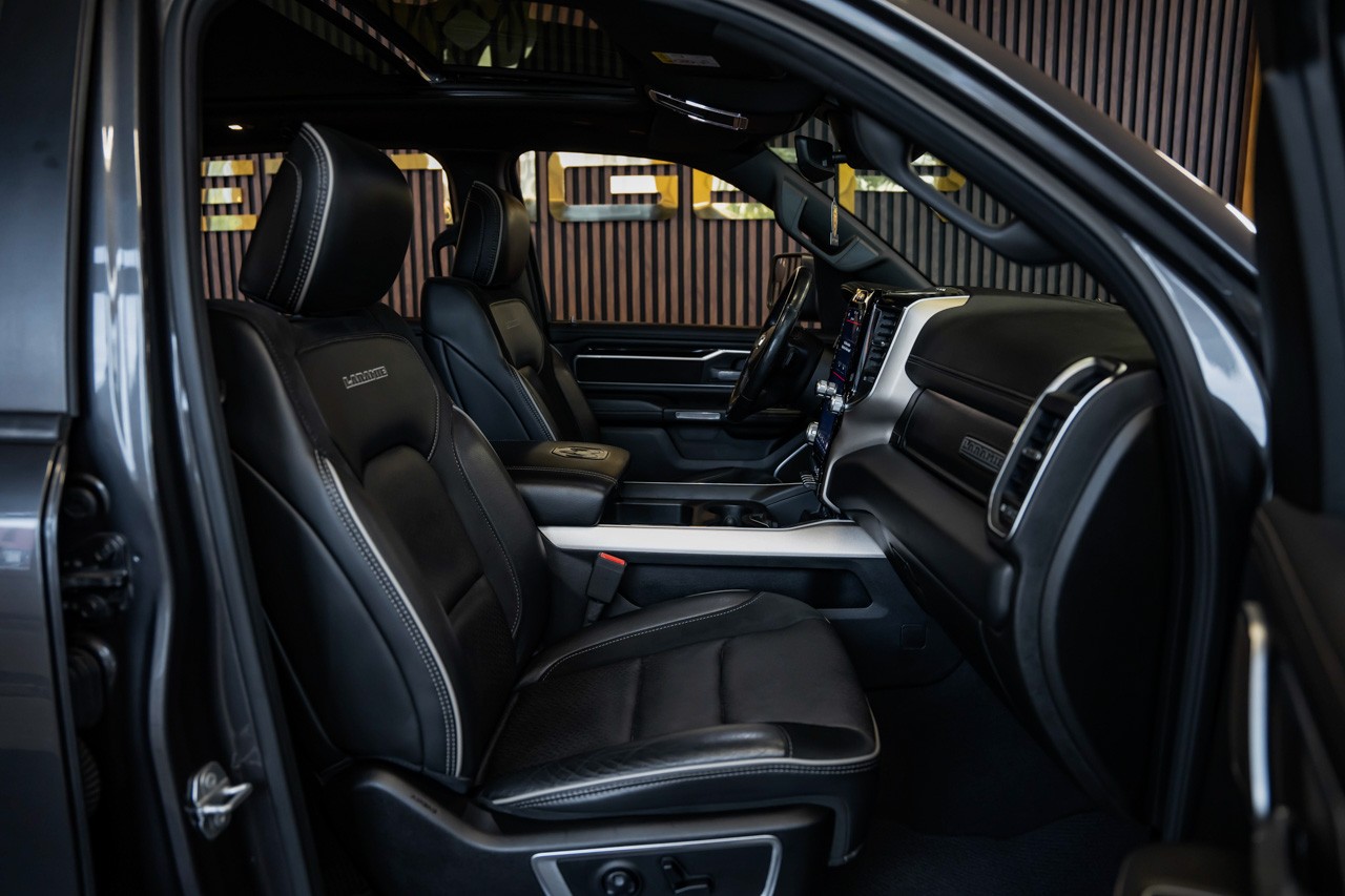 DODGE RAM 1500 5.7 V8 Hemi Laramie-image-16