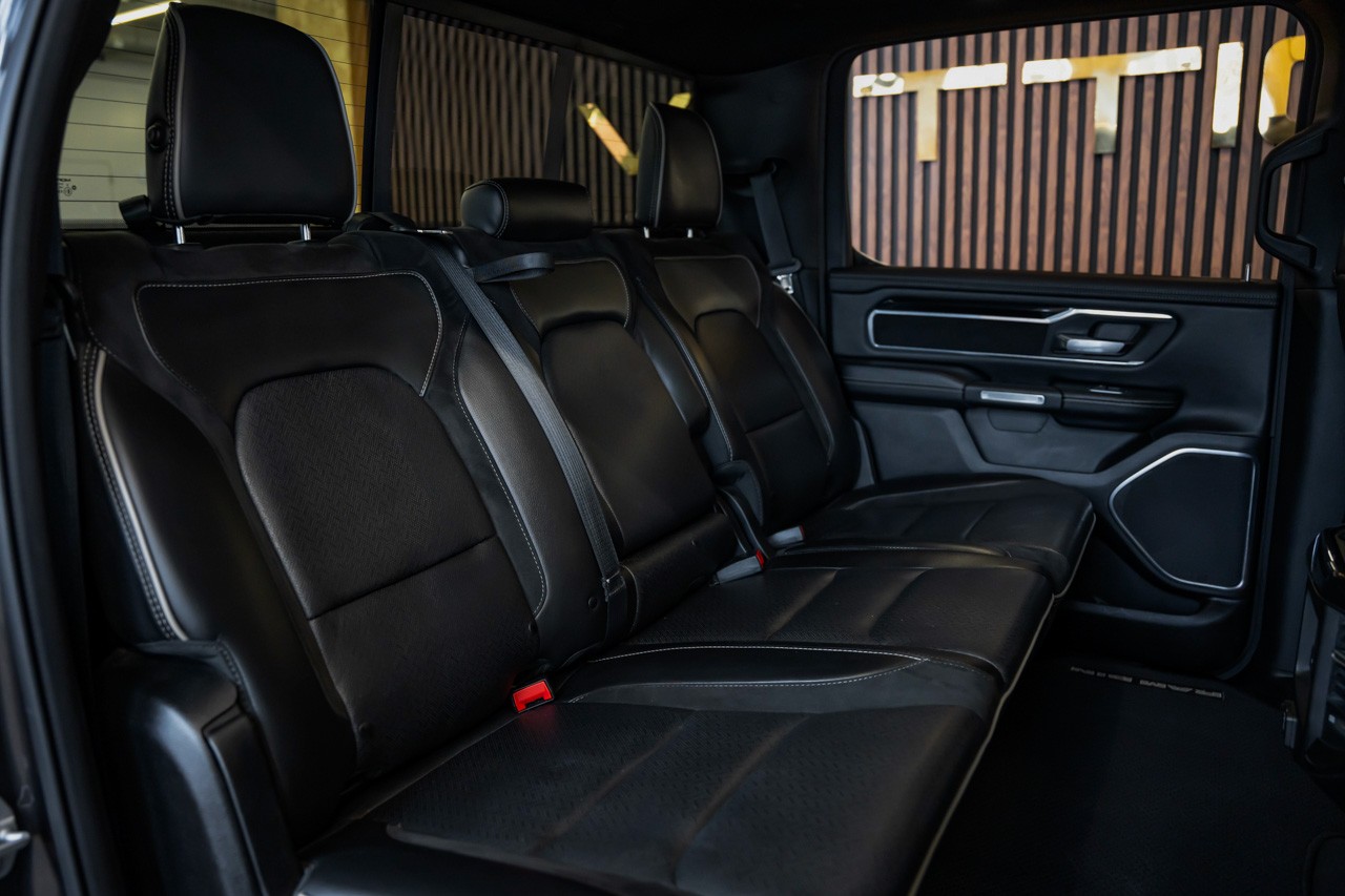DODGE RAM 1500 5.7 V8 Hemi Laramie-image-19