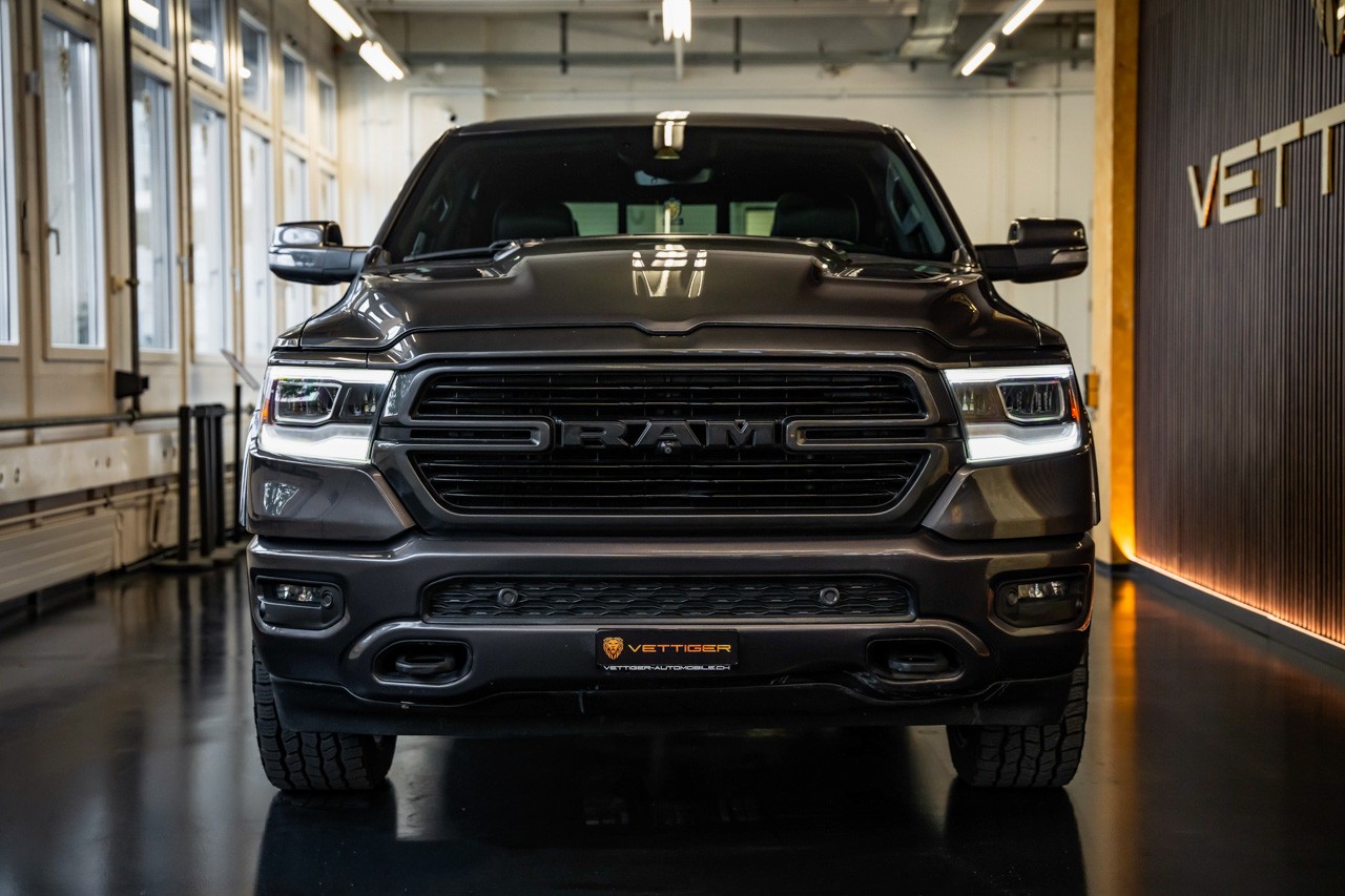 DODGE RAM 1500 5.7 V8 Hemi Laramie-showroom-element-2