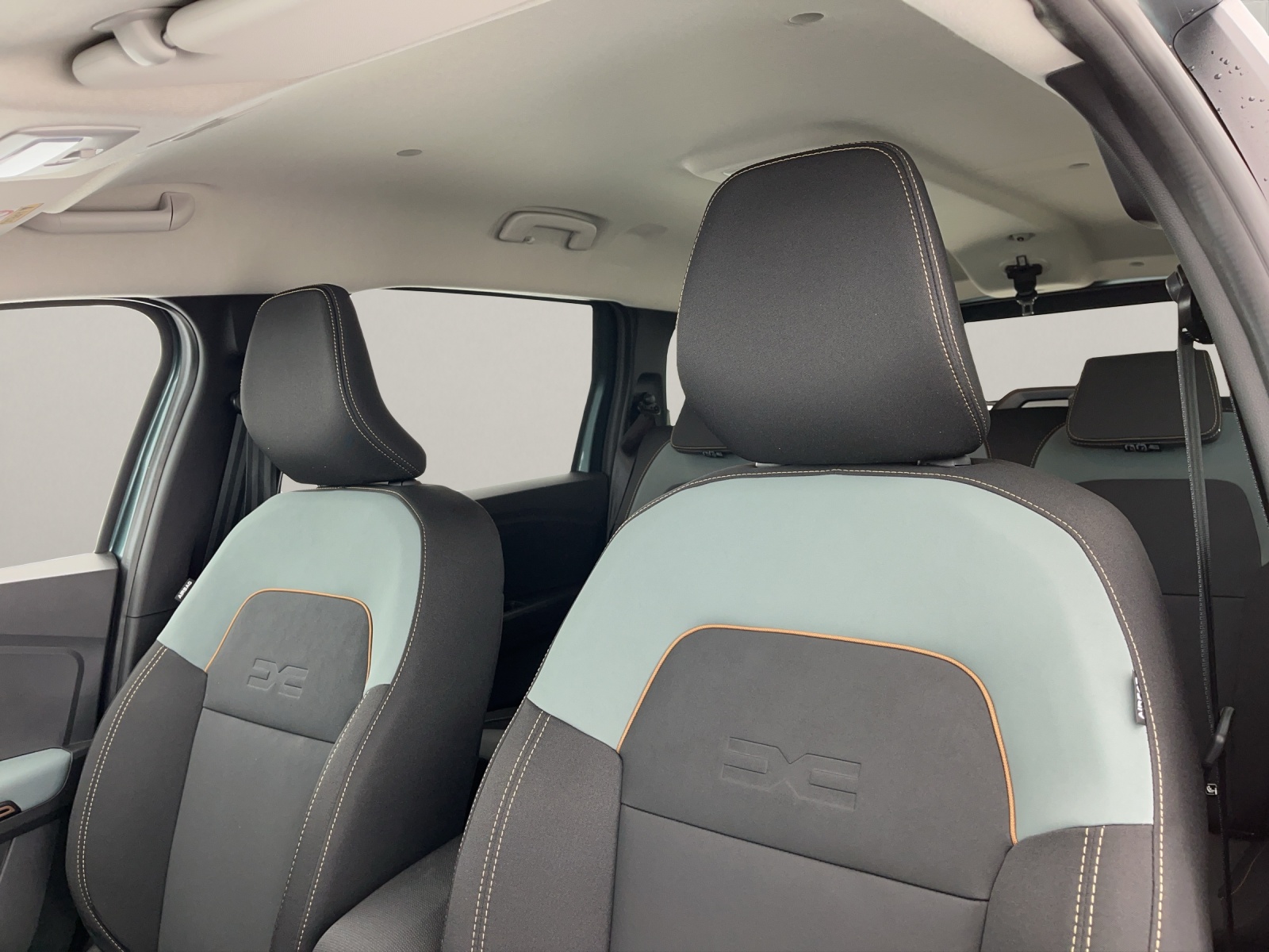 DACIA Duster 1.8 Hybrid Journey-image-14
