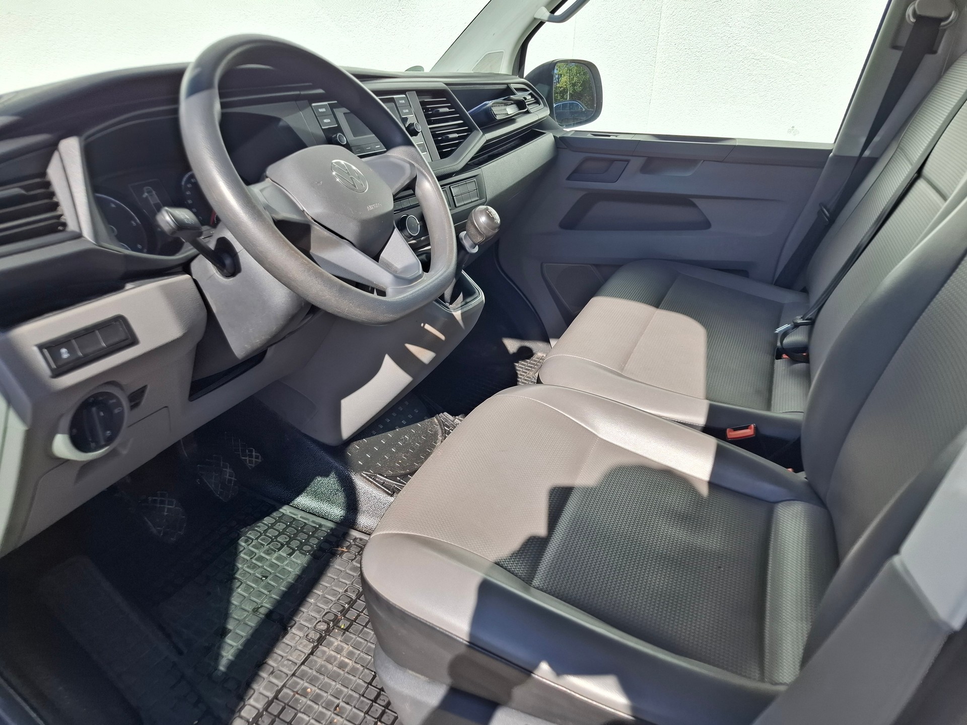 VW T6.1 2.0 TDI 150PS 4MOTION 4X4 DOKA 6SITZE-image-6