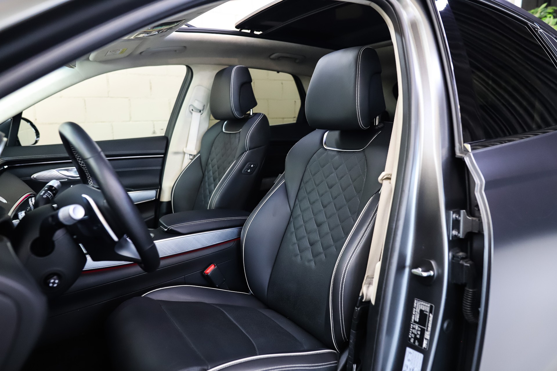 GENESIS GV70 Electrified Sport kWh 77,4 AWD * Makalu Gray (Matt) *-image-14