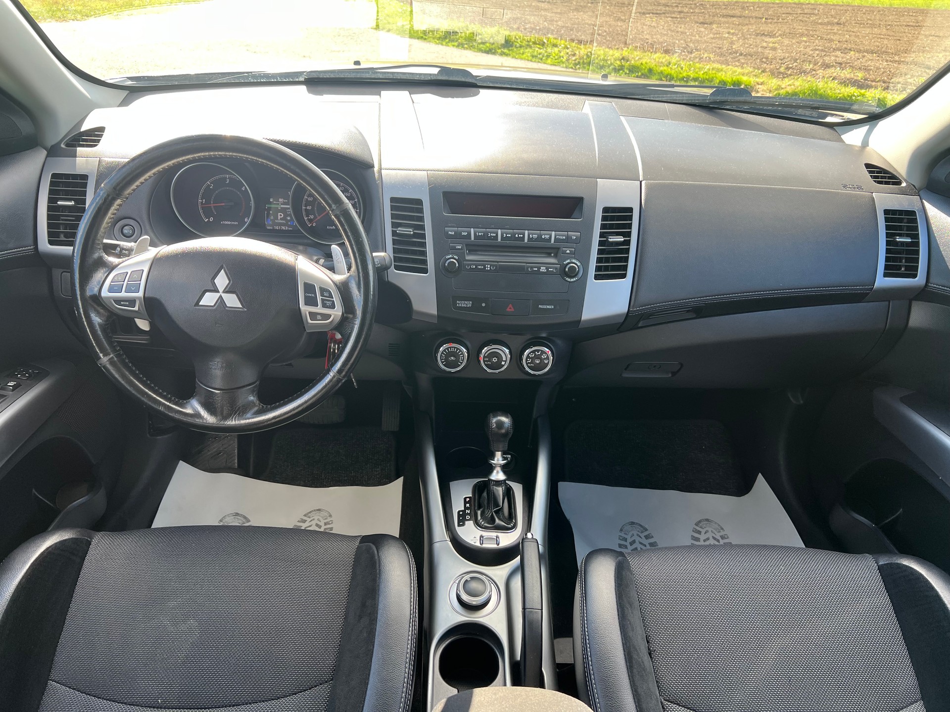 MITSUBISHI Outlander 2.2 DID Invite 4WD TC-SST-image-10