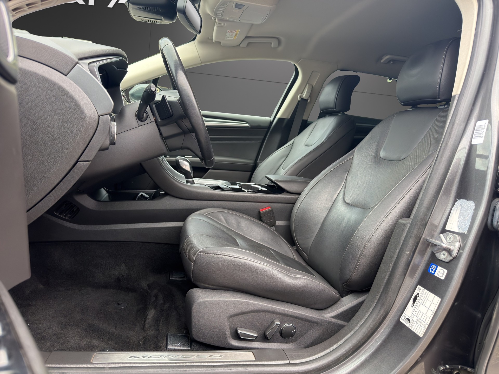 FORD Mondeo 2.0 TDCi Titanium AWD PowerShift-image-21