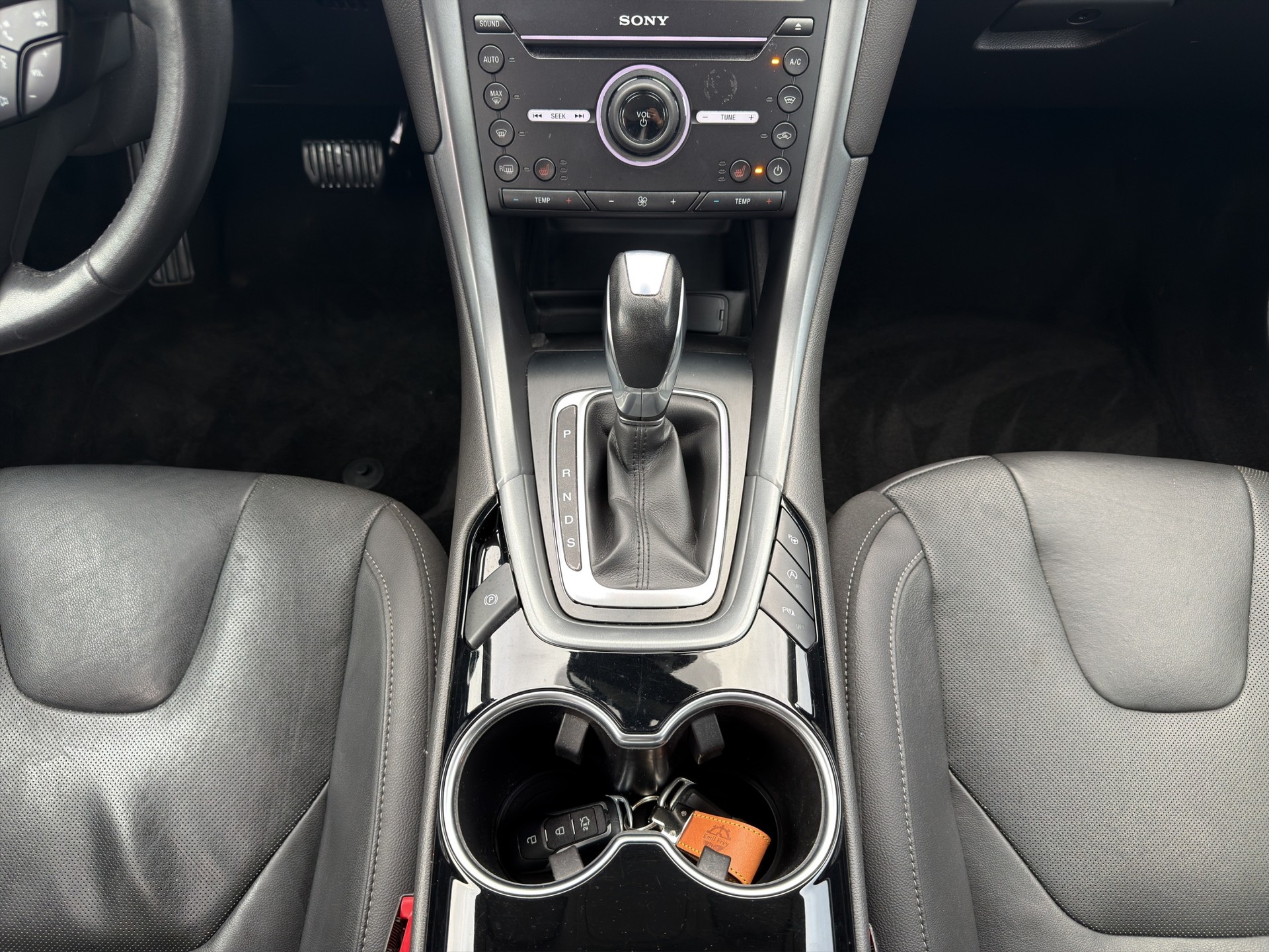 FORD Mondeo 2.0 TDCi Titanium AWD PowerShift-image-15