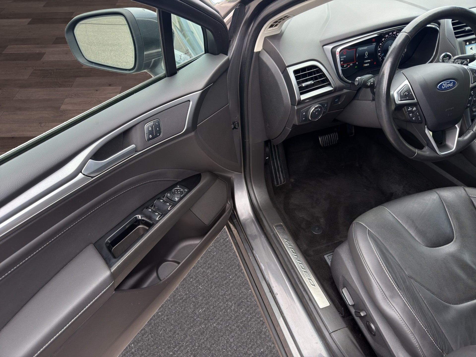 FORD Mondeo 2.0 TDCi Titanium AWD PowerShift-image-19