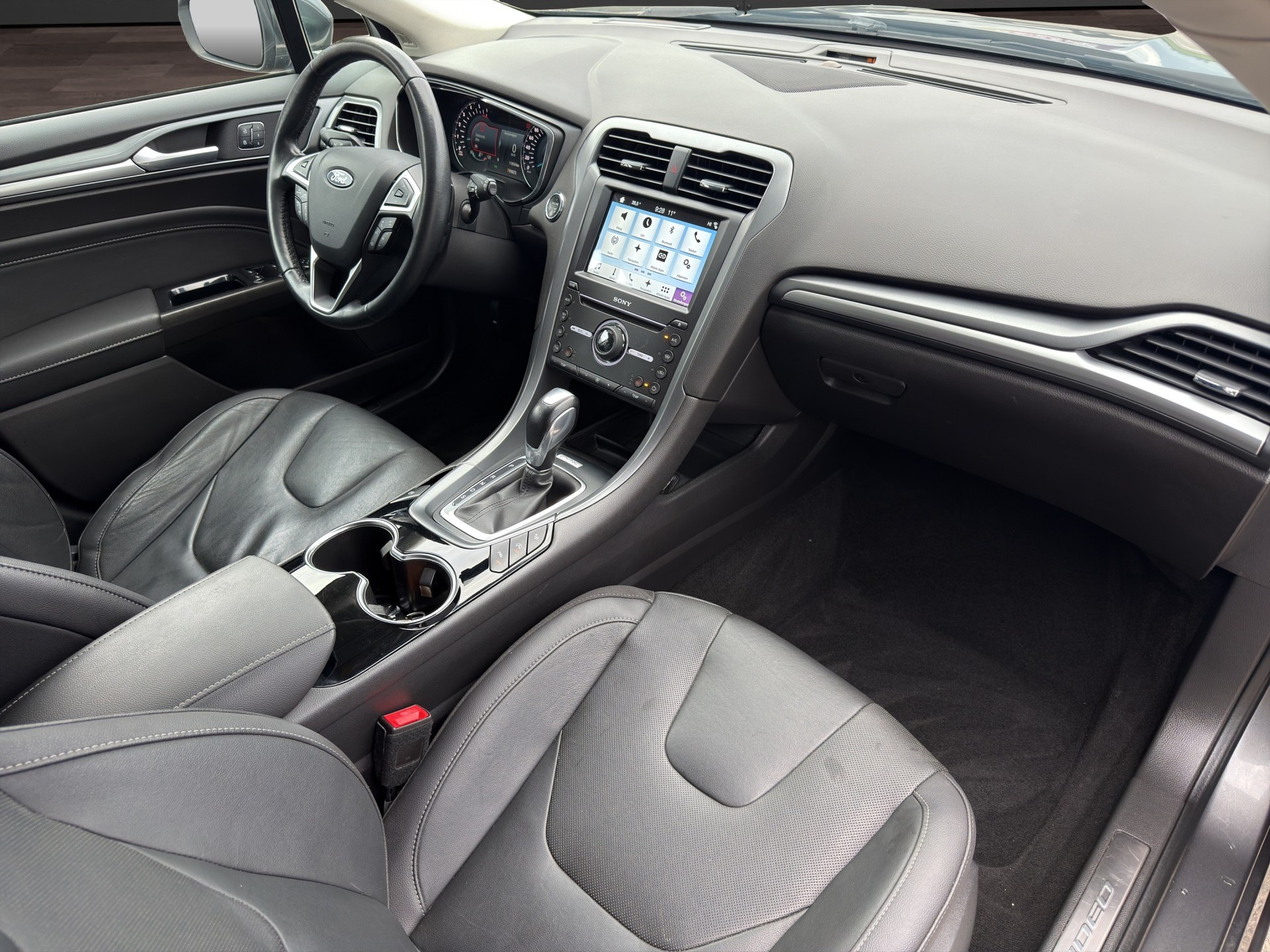 FORD Mondeo 2.0 TDCi Titanium AWD PowerShift-image-18