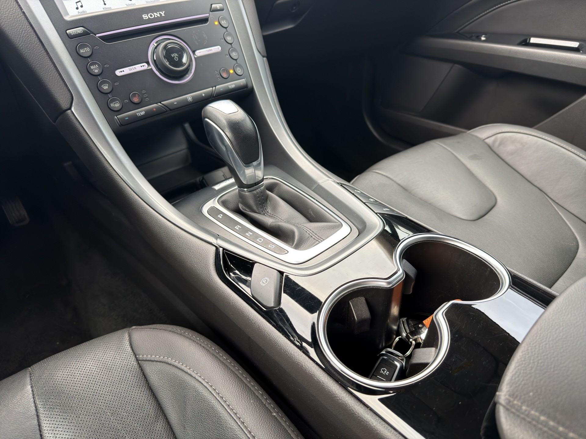 FORD Mondeo 2.0 TDCi Titanium AWD PowerShift-image-16
