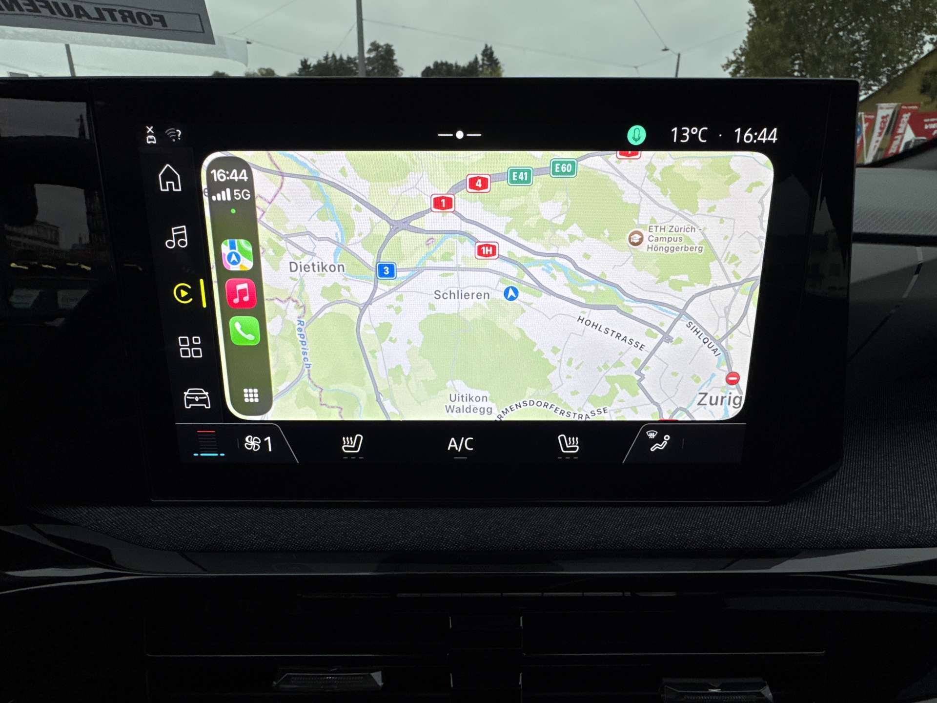RENAULT Clio 1.2 TCe Evolution NEUES MODELL EDC-Automat-showroom-element-1