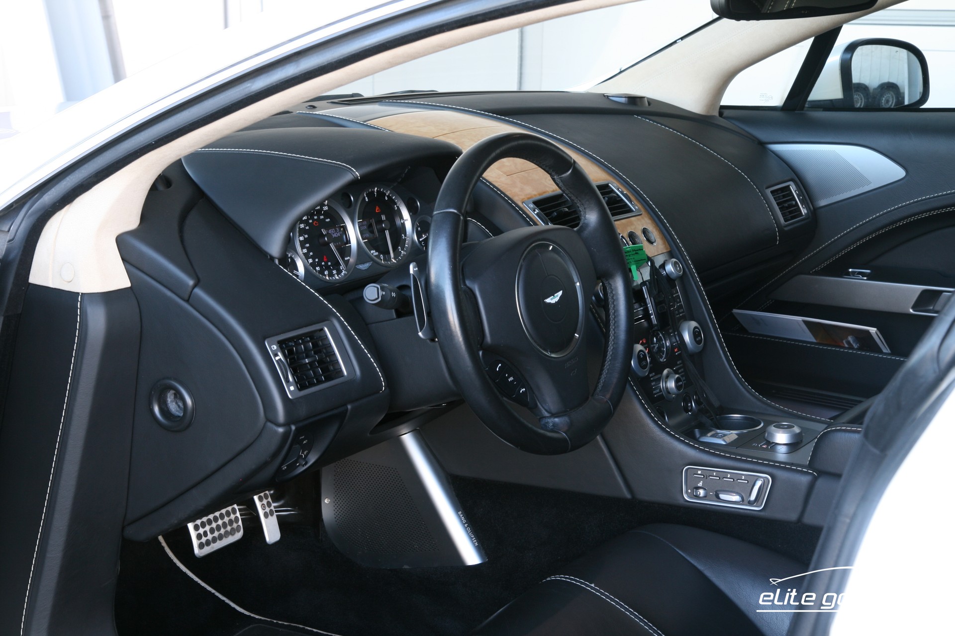 ASTON MARTIN Rapide 5.9 V12 Touchtronic 2-image-10