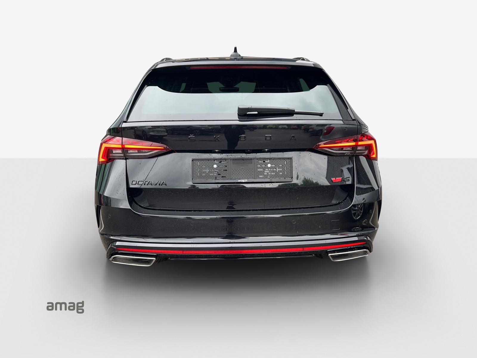 SKODA Octavia Combi 2.0 TSI DSG RS-image-4