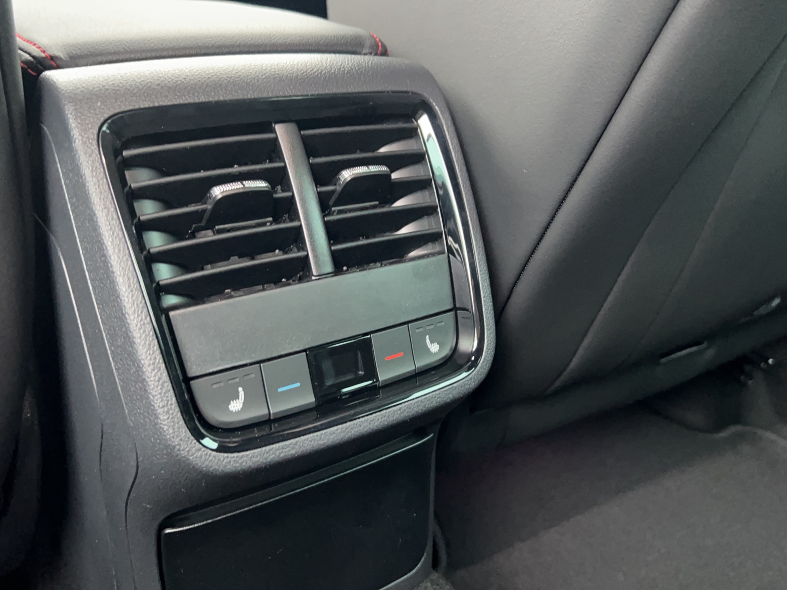 SKODA Octavia Combi 2.0 TSI DSG RS-image-9