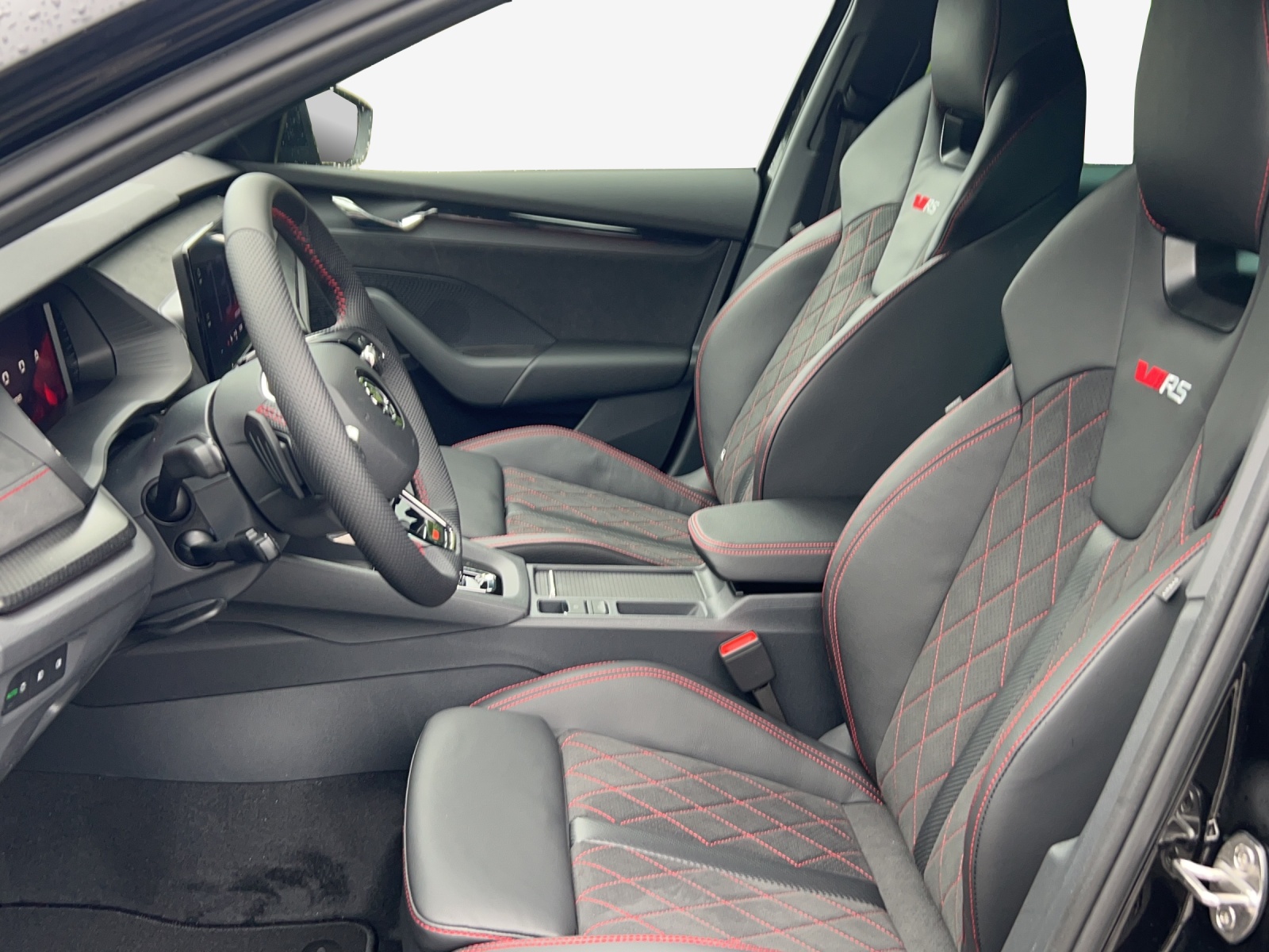 SKODA Octavia Combi 2.0 TSI DSG RS-image-5