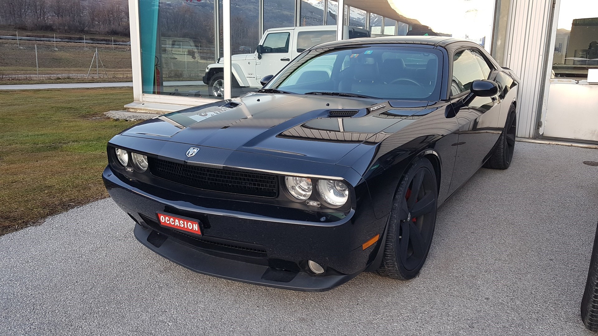DODGE Challenger SRT8 First Edition-image-2