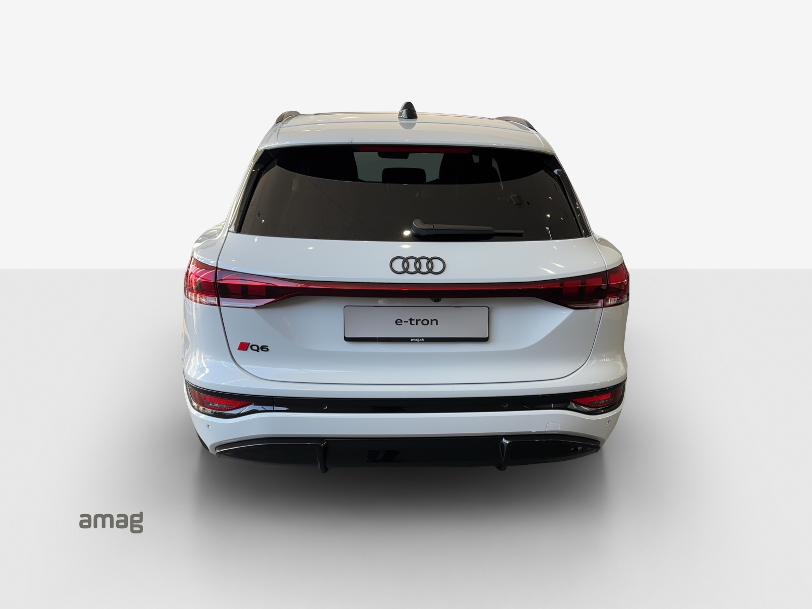 AUDI Q6 e-tron quattro-image-4