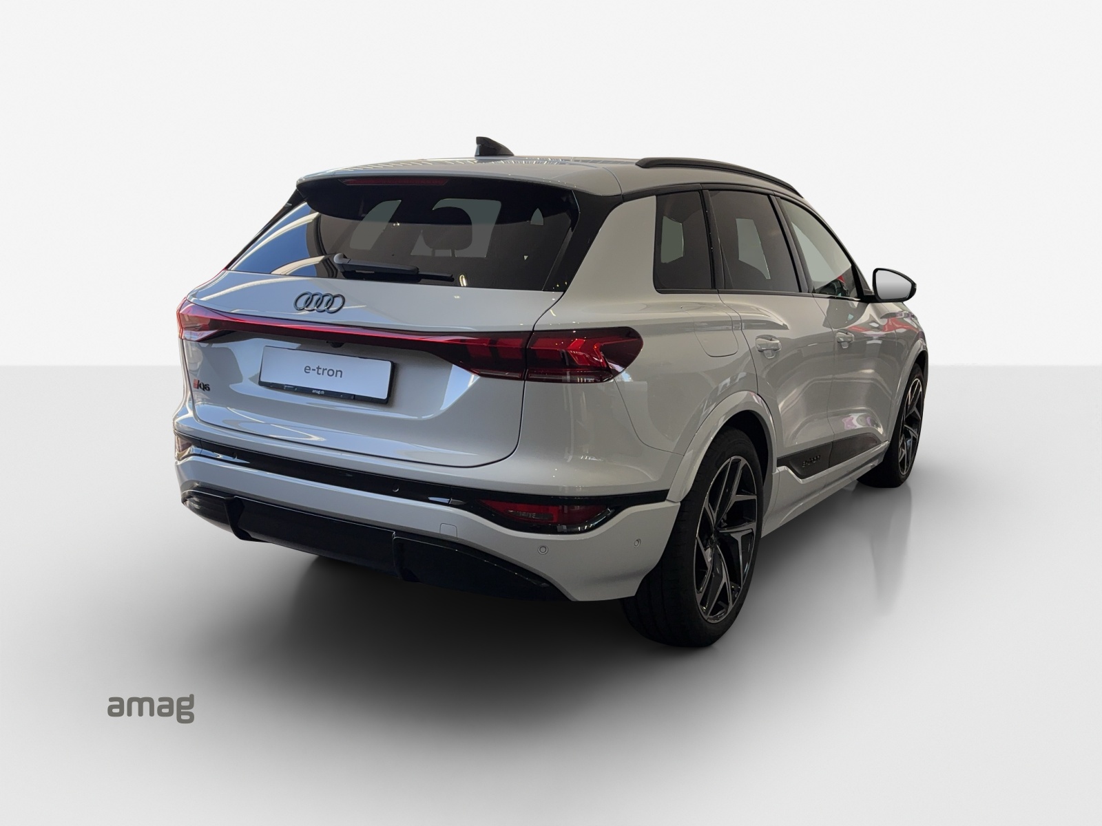 AUDI Q6 e-tron quattro-image-5