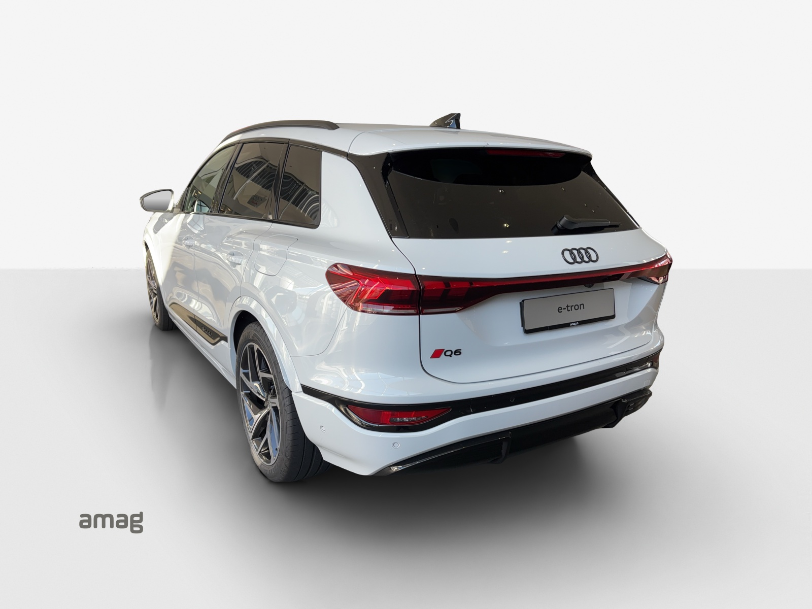 AUDI Q6 e-tron quattro-image-3