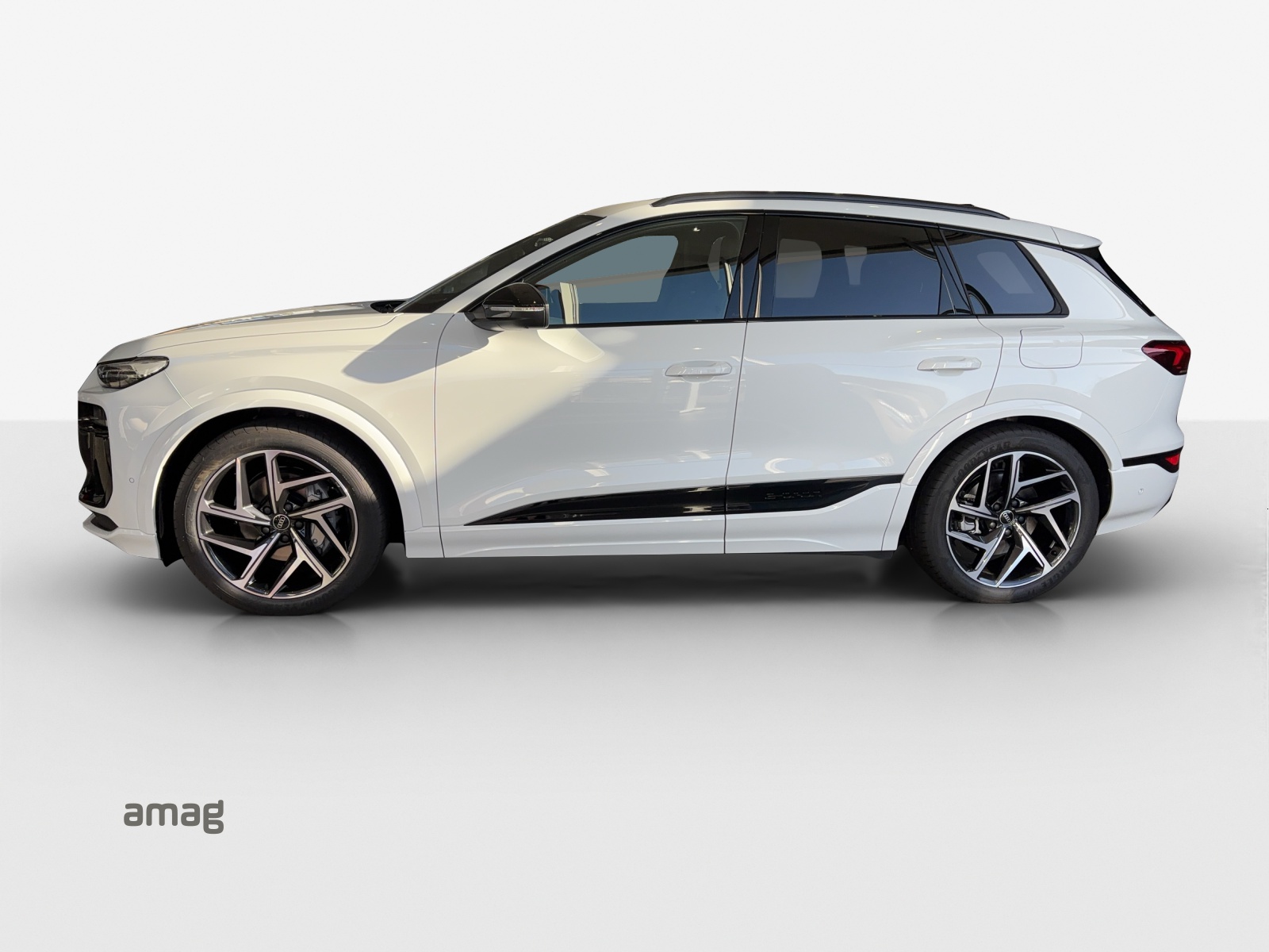 AUDI Q6 e-tron quattro-image-2