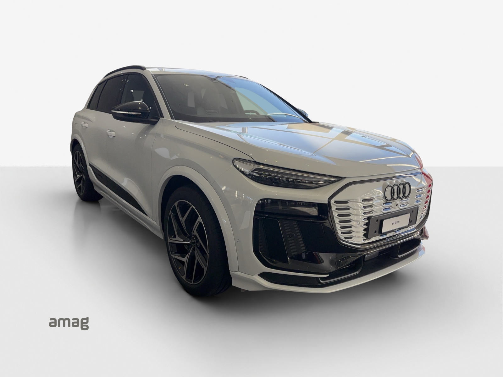 AUDI Q6 e-tron quattro-image-6