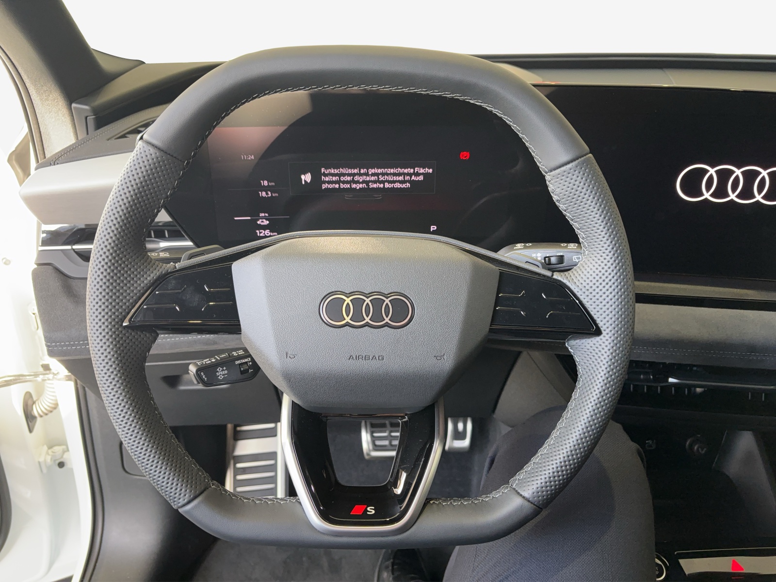 AUDI Q6 e-tron quattro-image-10