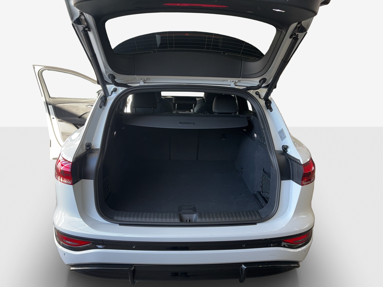 AUDI Q6 e-tron quattro-image-13
