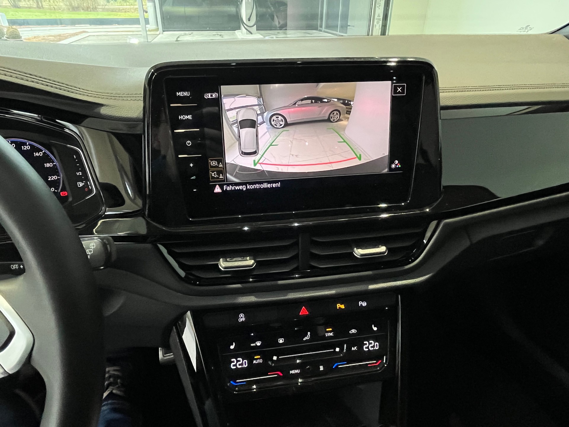 VW T-Roc 2.0 TSI R-Line DSG 4Motion-image-9