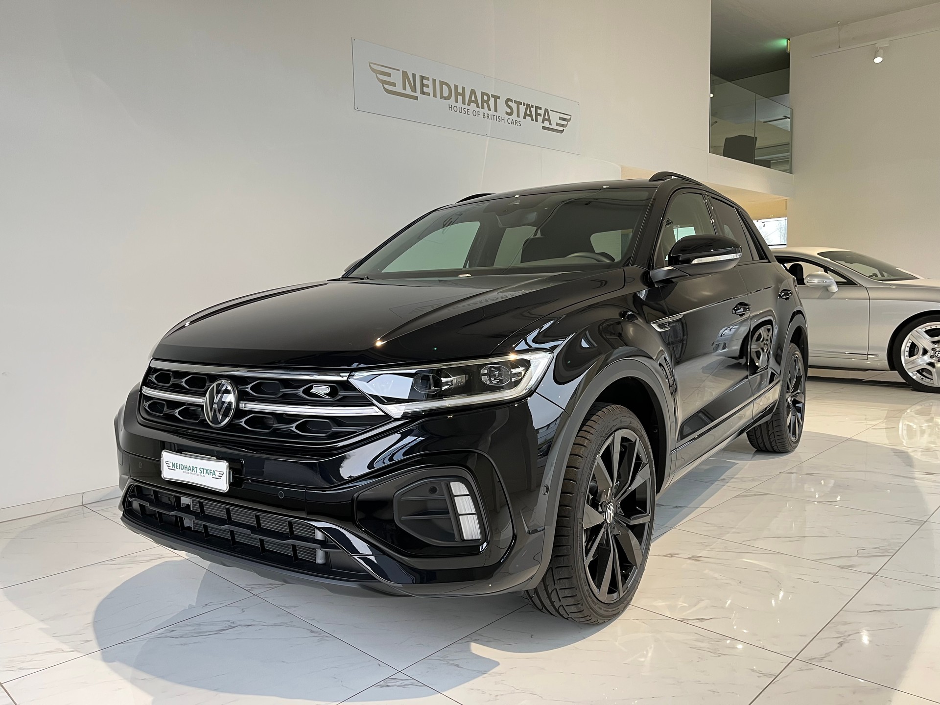 VW T-Roc 2.0 TSI R-Line DSG 4Motion-image-1