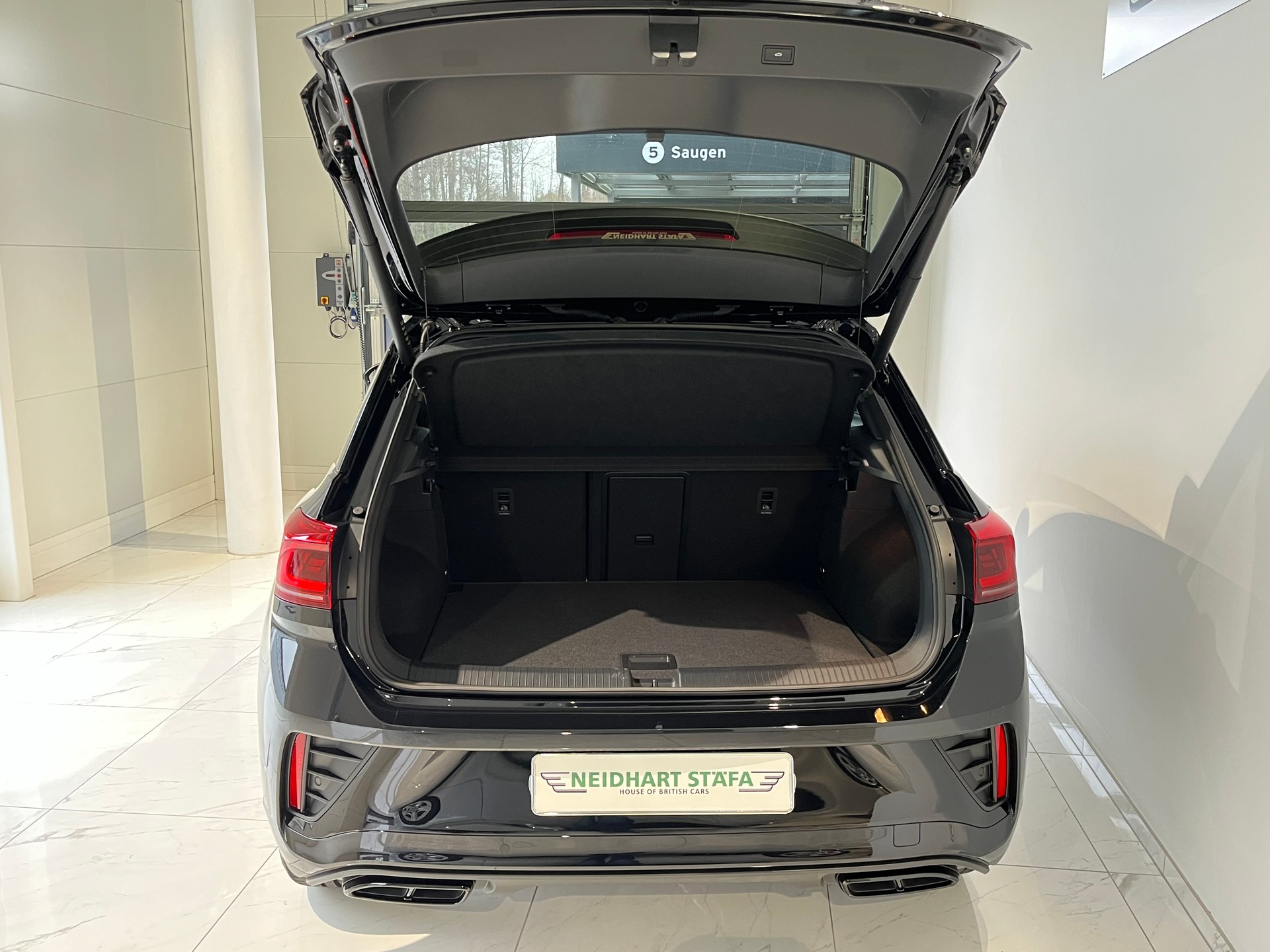 VW T-Roc 2.0 TSI R-Line DSG 4Motion-image-8