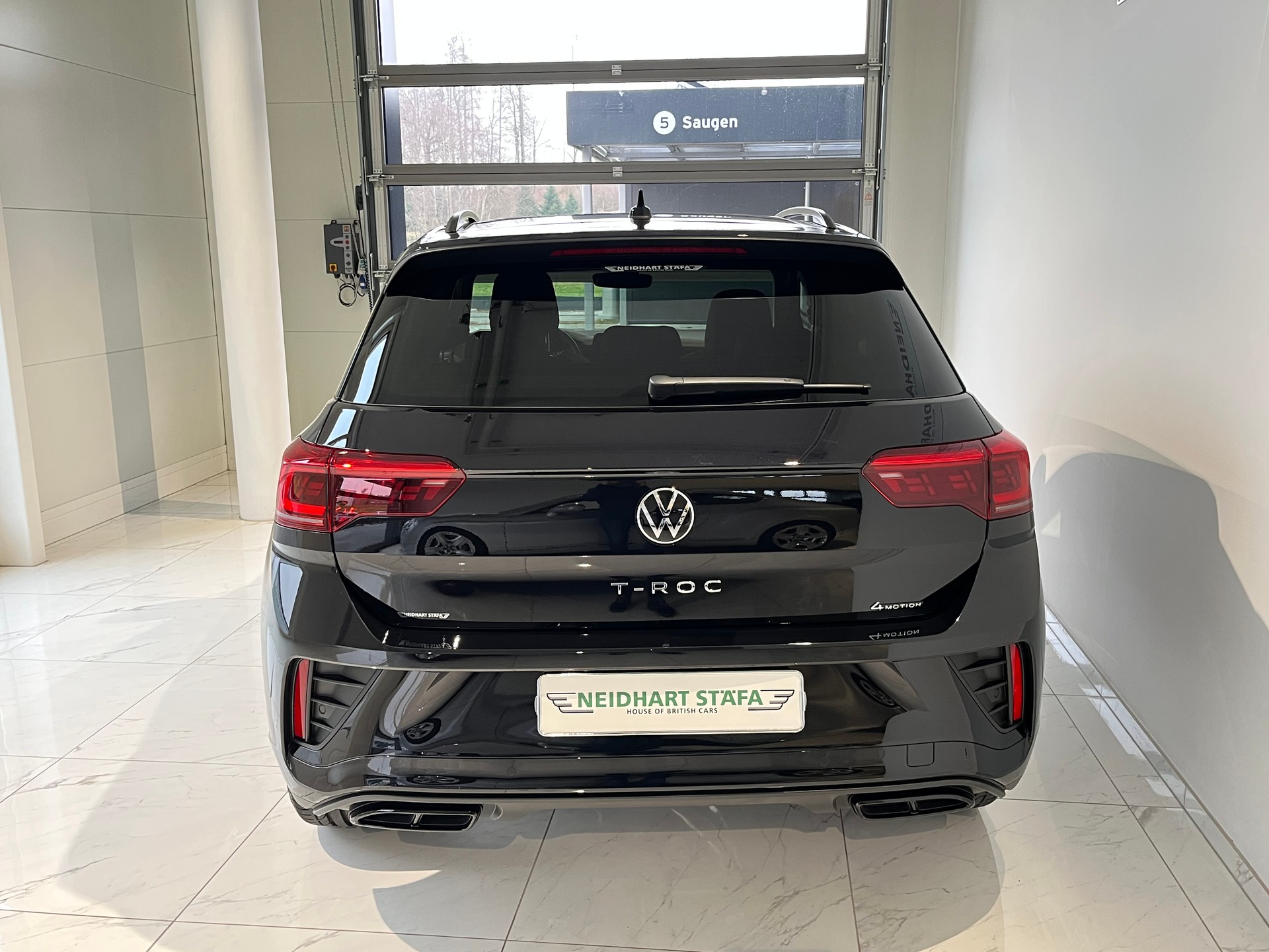 VW T-Roc 2.0 TSI R-Line DSG 4Motion-image-3