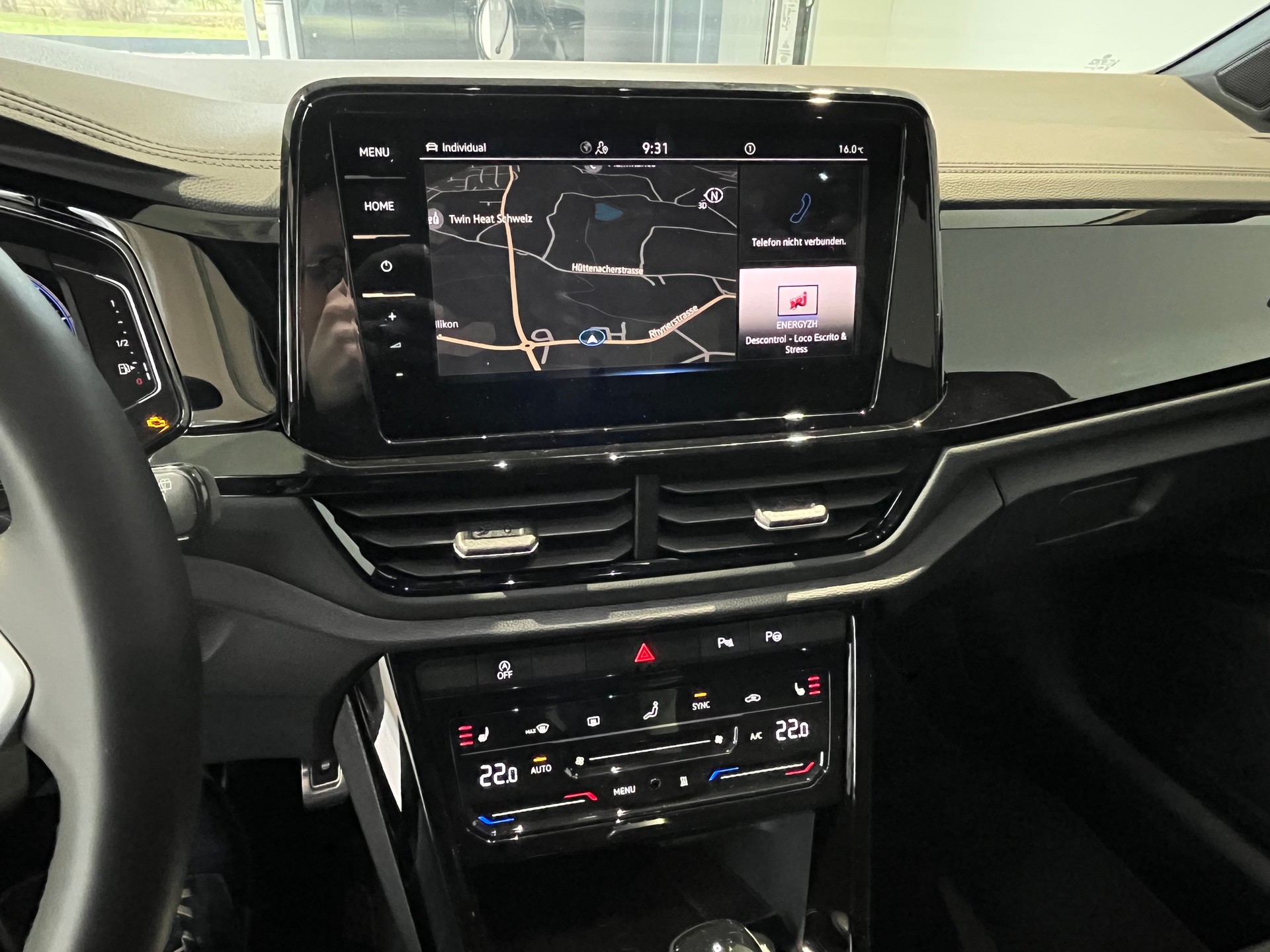 VW T-Roc 2.0 TSI R-Line DSG 4Motion-image-11