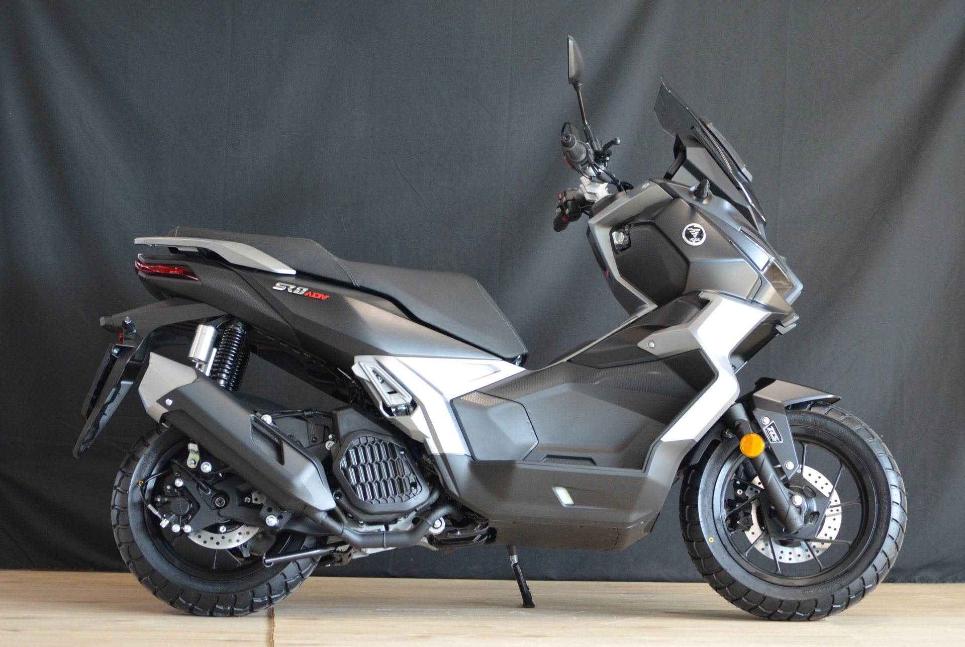 VOGE SR1 ADV-showroom-element-2