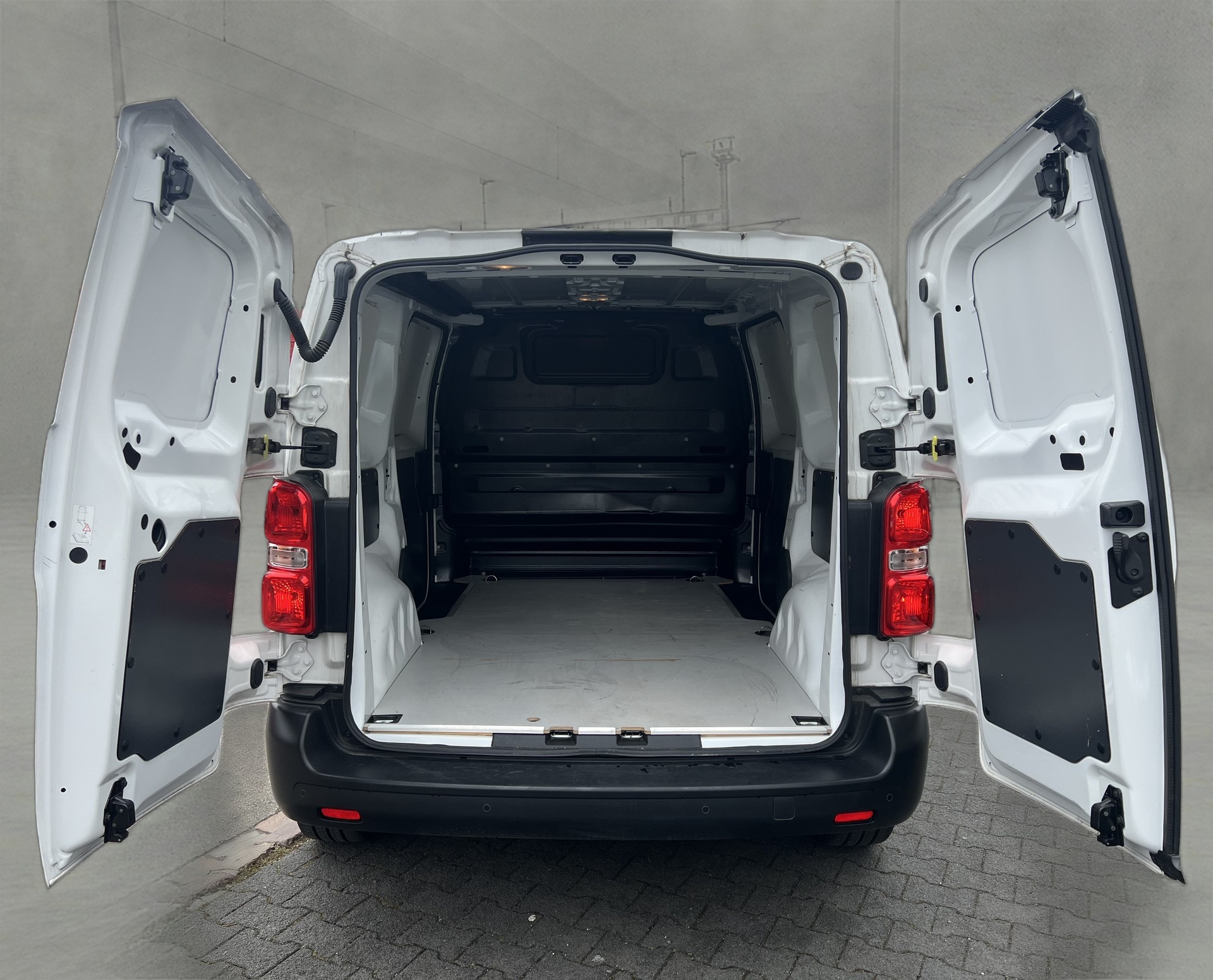 CITROEN Jumpy 1.5 BlueHDi 120 M Club-image-5