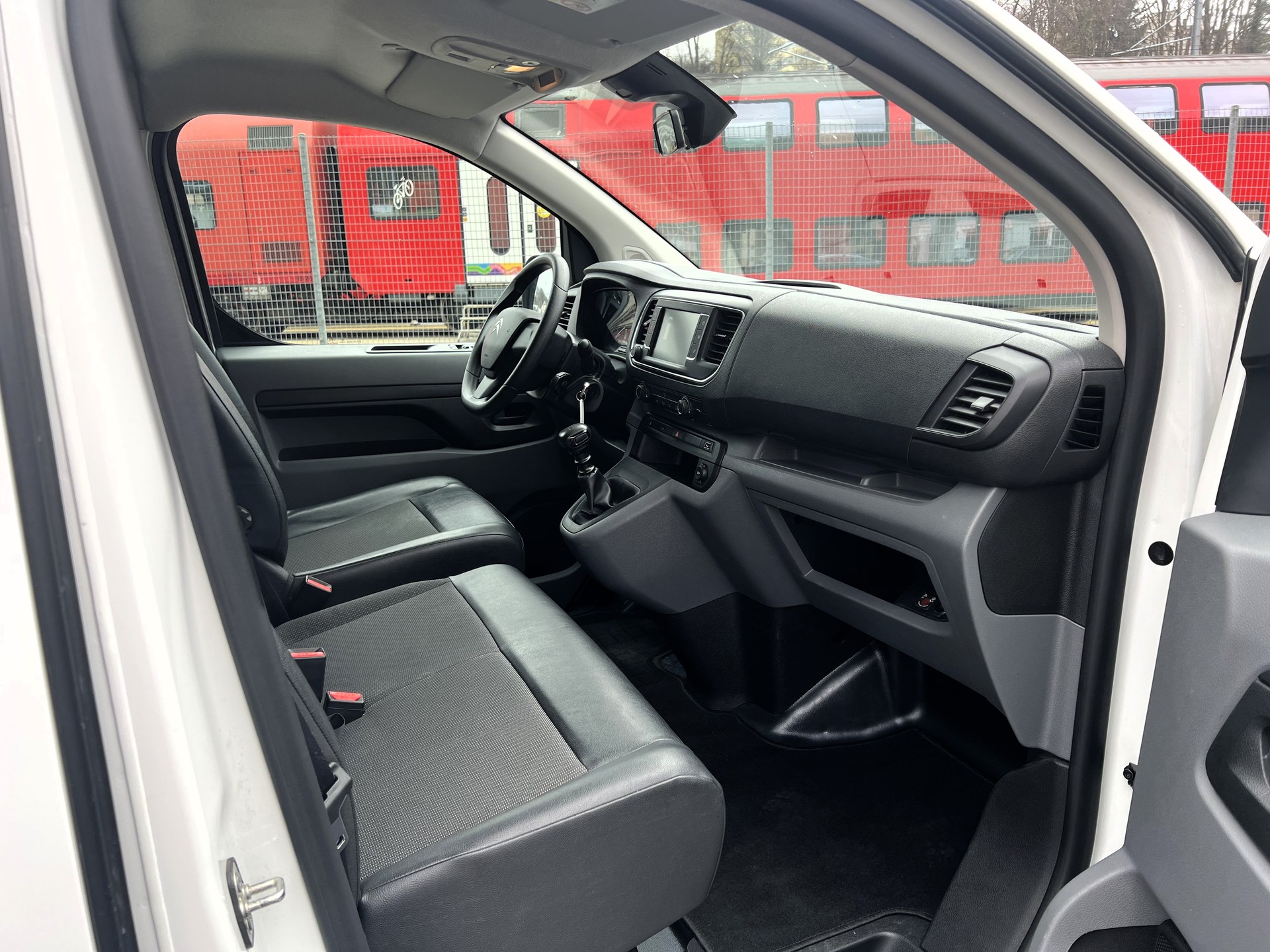 CITROEN Jumpy 1.5 BlueHDi 120 M Club-image-12