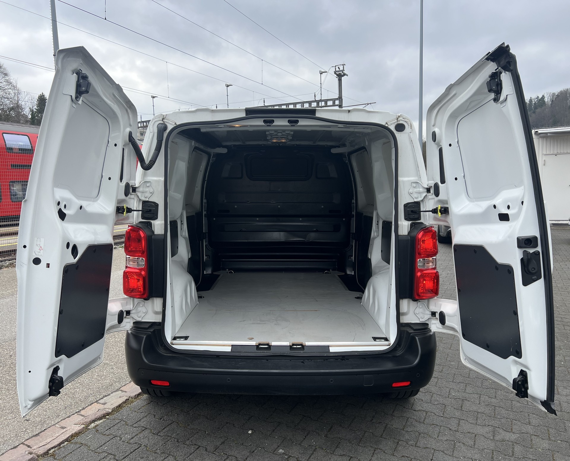 CITROEN Jumpy 1.5 BlueHDi 120 M Club-image-5