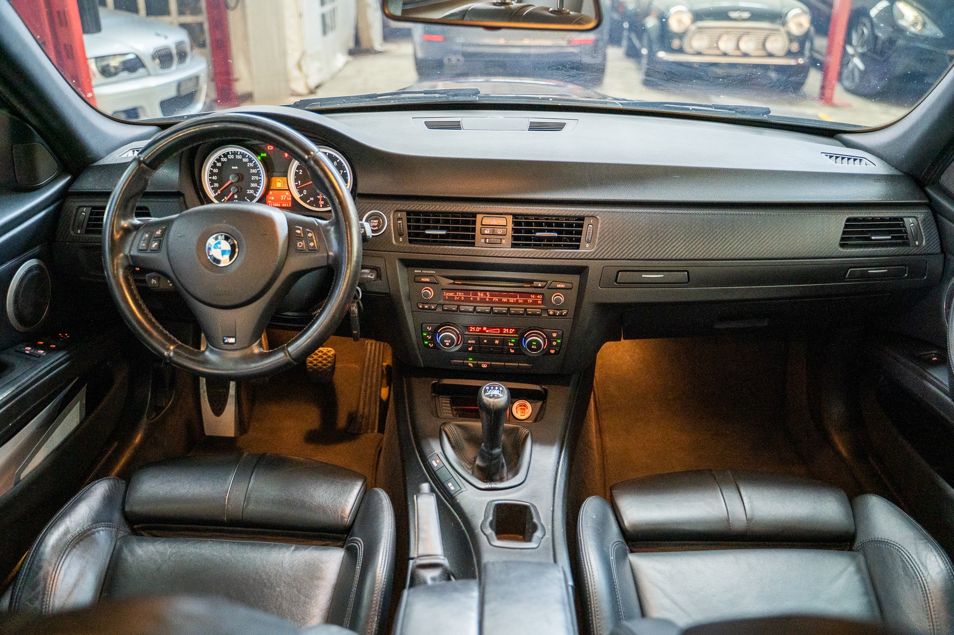 BMW M3 E90 LCI Handschalter-image-10