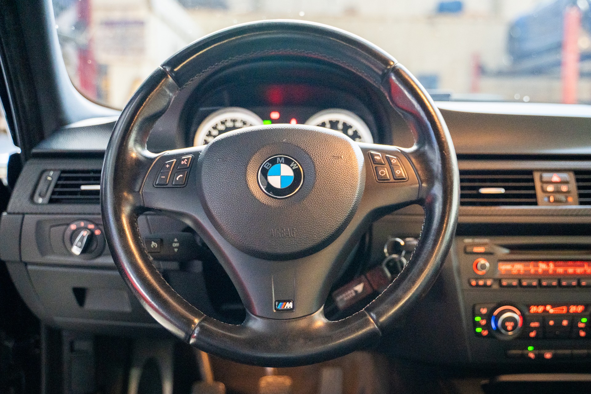 BMW M3 E90 LCI Handschalter-image-11