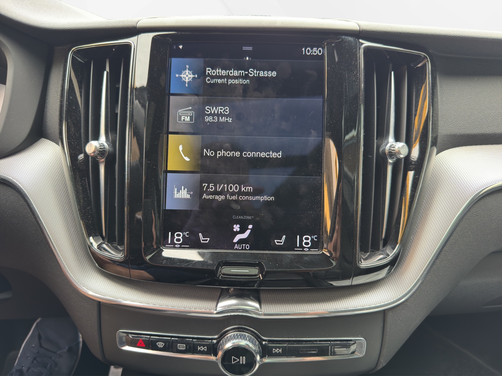 VOLVO XC60 T8 eAWD R-Design Geartronic-image-13