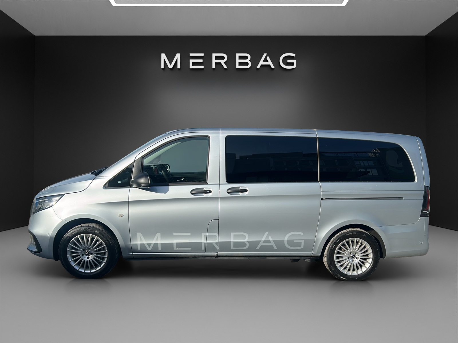 MERCEDES-BENZ Vito 119 CDI Lang Tourer 9G-Tronic 4M Select-image-1
