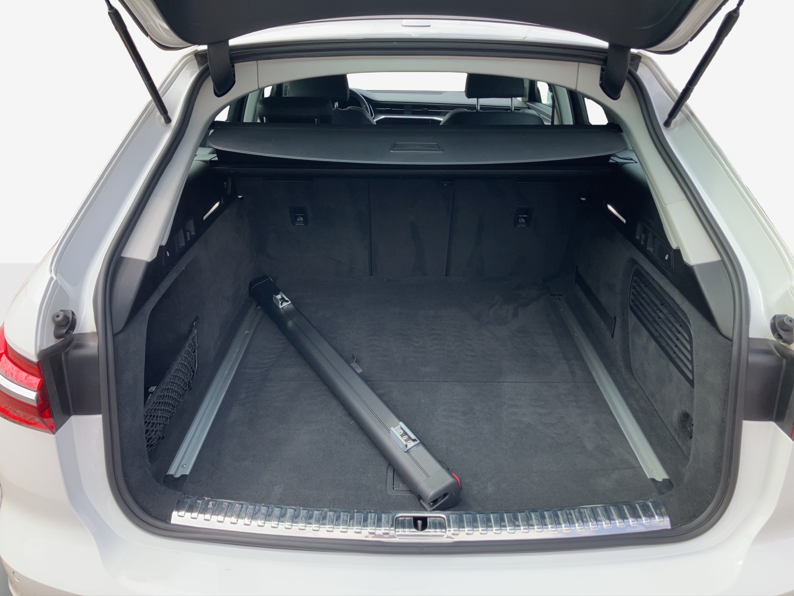 AUDI A6 Avant 40 TDI Sport Attraction quattro S-tronic-image-12