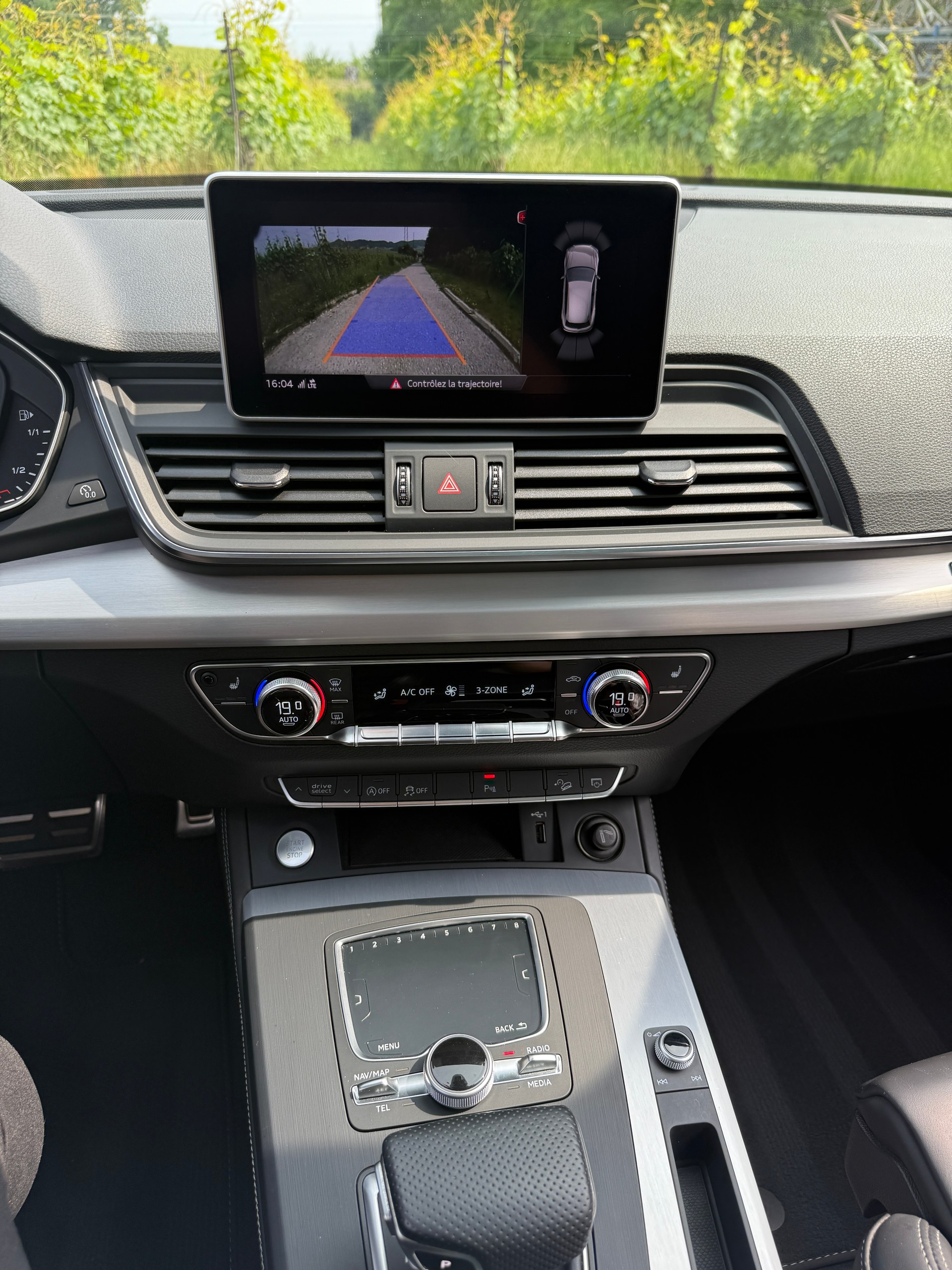AUDI Q5 2.0 TFSI sport quattro S-tronic-image-19