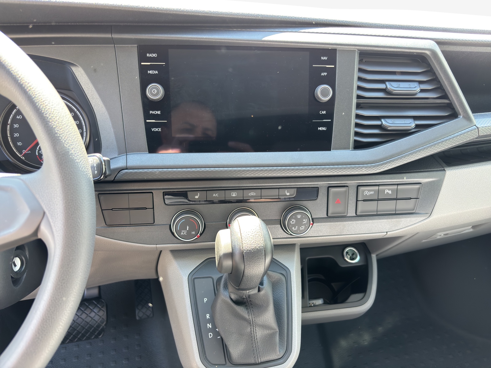 VW T6.1 2.0 TDI DSG-image-10