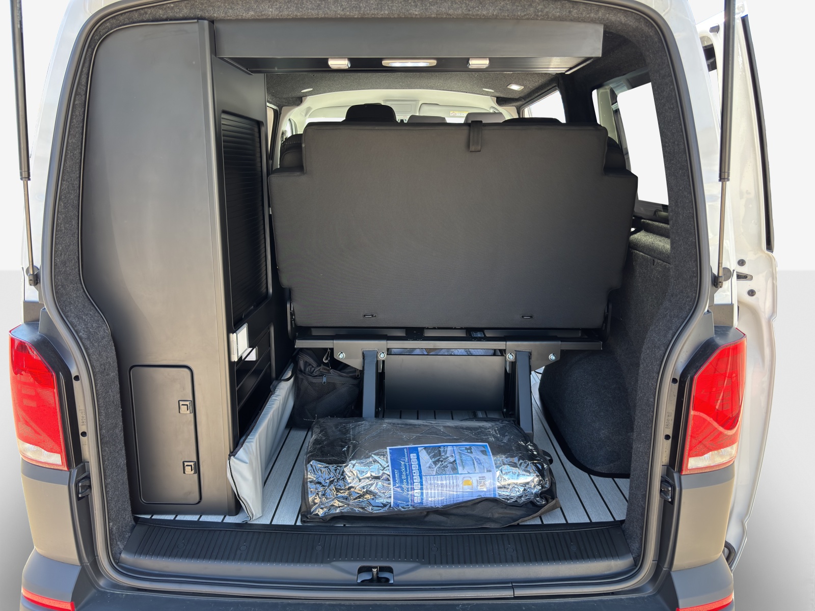 VW T6.1 2.0 TDI DSG-image-12