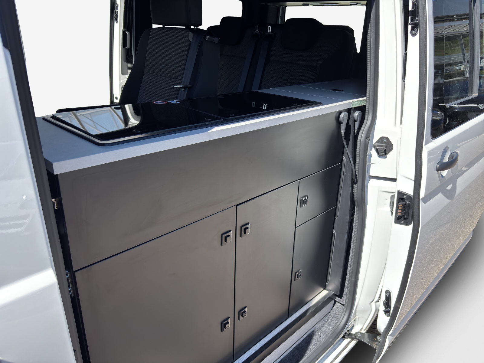 VW T6.1 2.0 TDI DSG-image-14