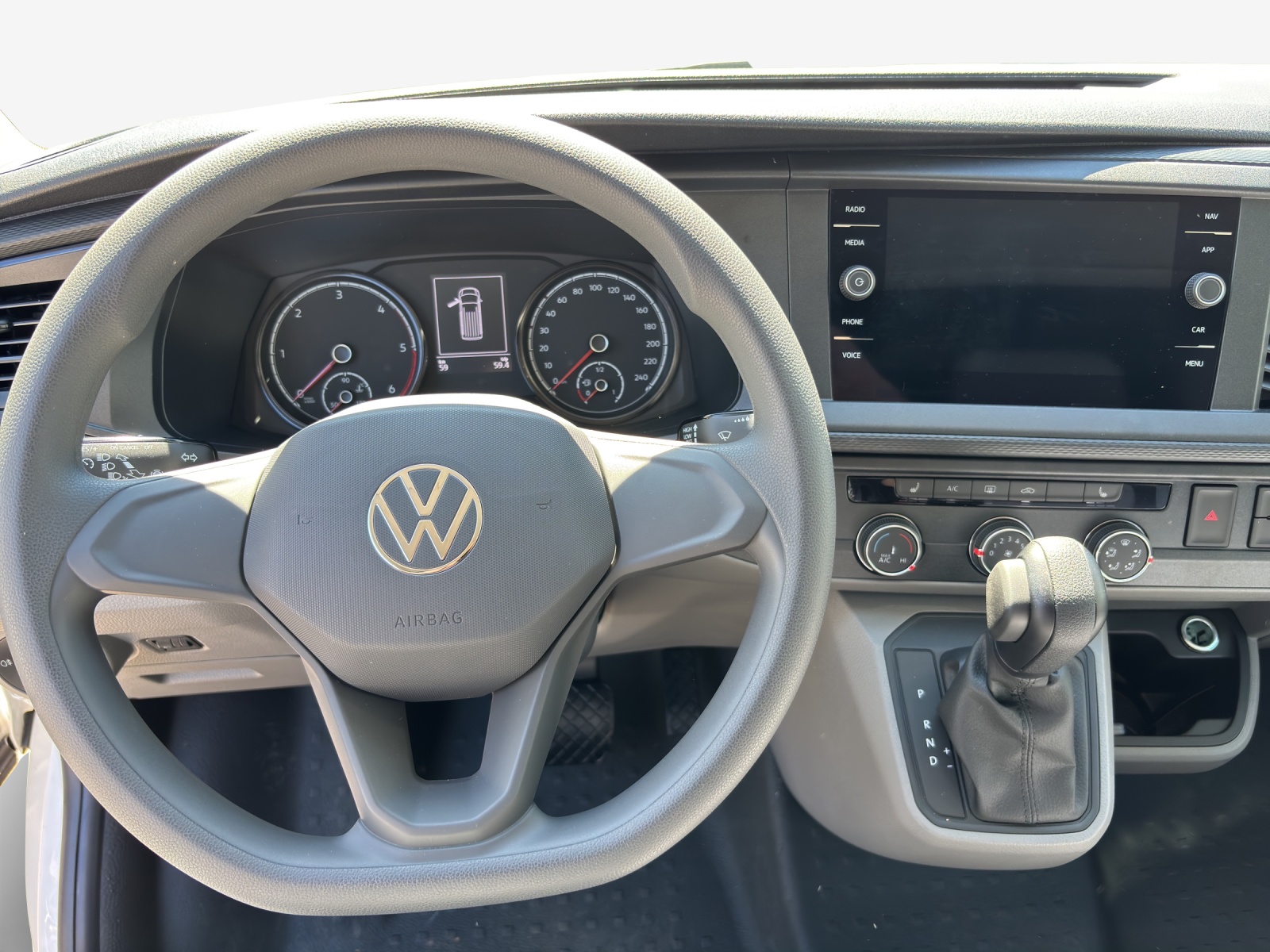 VW T6.1 2.0 TDI DSG-image-8