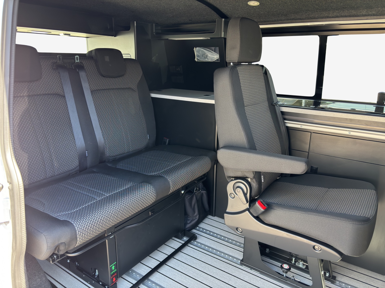 VW T6.1 2.0 TDI DSG-image-11