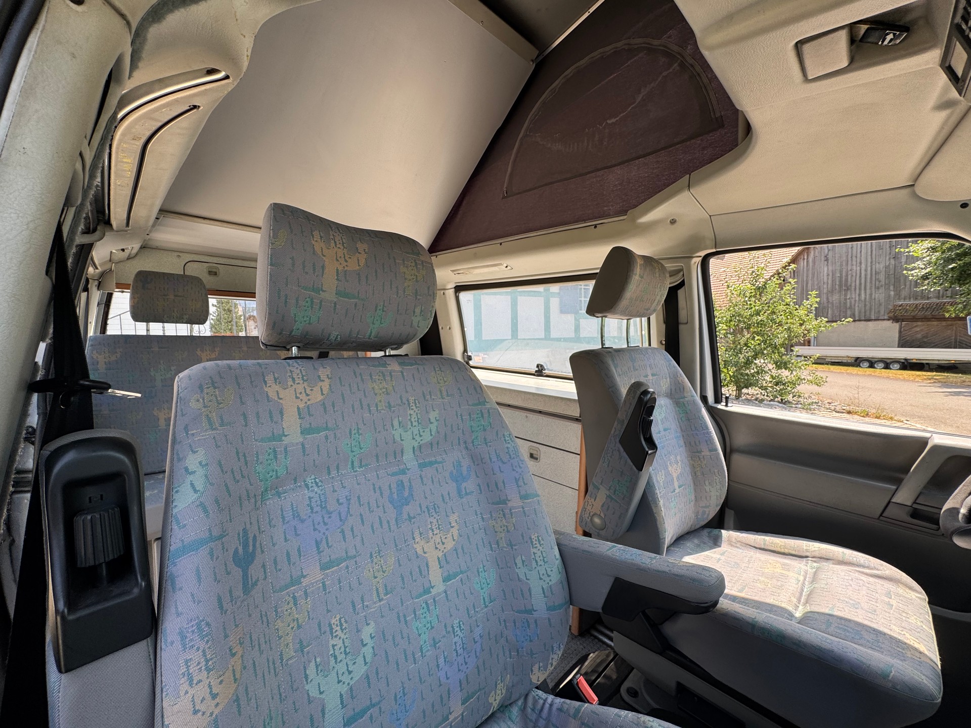 VW California 4WD Benzin Mit Klima-image-9